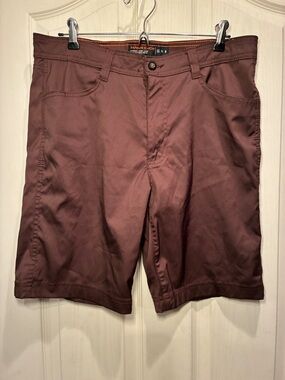 Hawke & Co Men’s Maroon Flat-Front Hiking Shorts